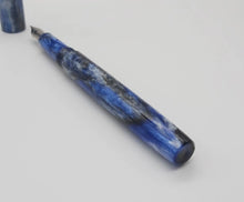 Custom fountain pen in acrylic with Diamond dust DevonPens